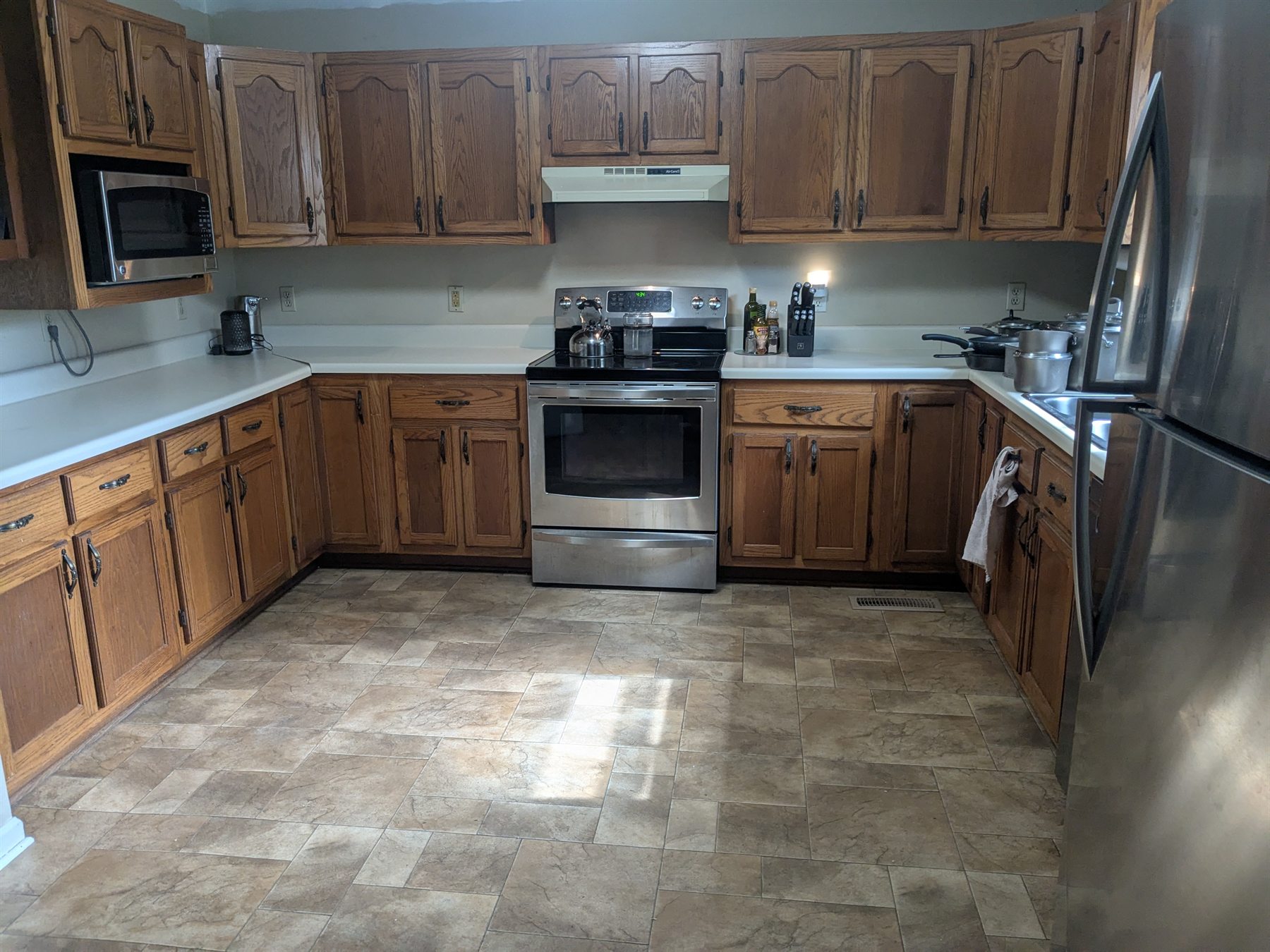 Clean kitchen after Dyersburg Cleaning service